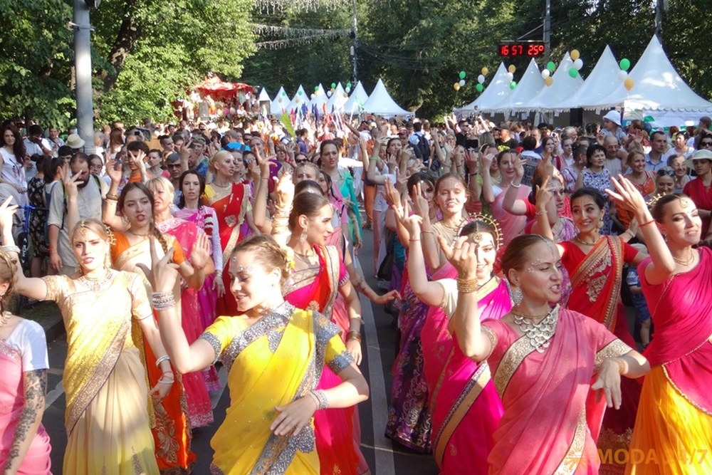 Модный фестиваль Индии -- Болливуд в Москве