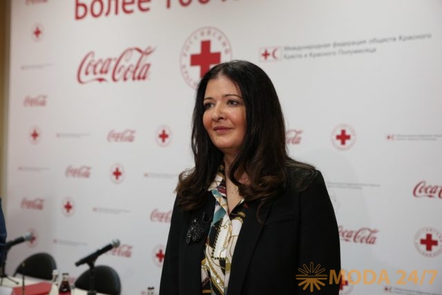 Coca-Cola пополнила запасы воды Российского Красного Креста на случай ЧС. Лана Попович, генеральный директор подразделения Coca-Cola в России, Украине, Беларуси, Польше, Латвии, Литве, Эстонии и Молдове Лана Попович, генеральный директор подразделения Coca-Cola в России, Украине, Беларуси, Польше, Латвии, Литве, Эстонии и Молдове. Coca-Cola пополнила запасы воды Российского Красного Креста на случай ЧС