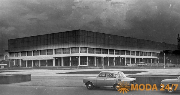 Общий вид здания Центрального Дома художника 1979. Антикварная ярмарка и форум «Коллекции России» в ЦДХ