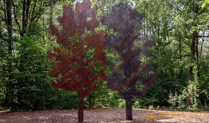 А. Константинов. «Цветные деревья» в Парке Малевича. 2012