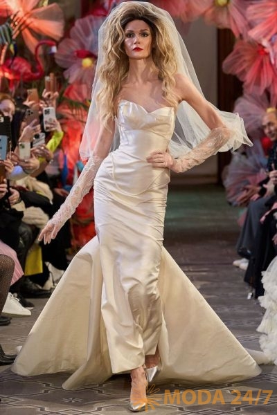 Lena Erziak haute couture SS-2025. Платье «невесты» со шлейфом «Кальмар» 