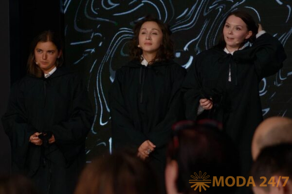 Драмеди-шоу: театр на подиуме выставки CPM – Collection Première Moscow